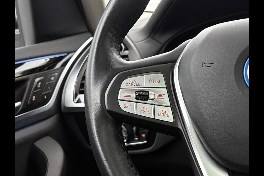 BMW iX3 Executive 80 kWh SOH 99,6% / Panoramadak / Leder / Stoelverwarming / Pdc.+Camera / Navigatie / Apk 10-2027
