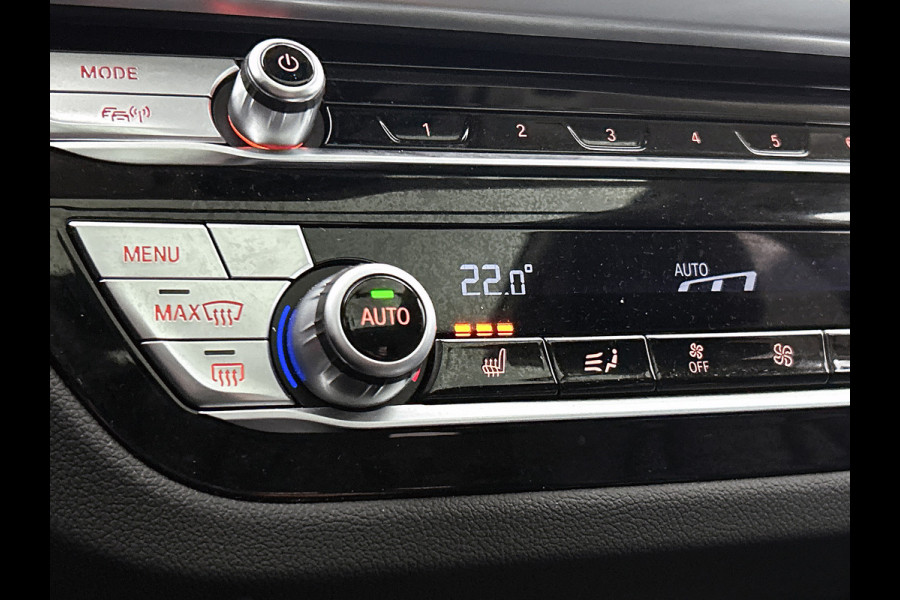 BMW iX3 Executive 80 kWh SOH 99,6% / Panoramadak / Leder / Stoelverwarming / Pdc.+Camera / Navigatie / Apk 10-2027