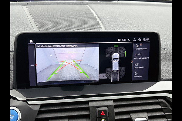 BMW iX3 Executive 80 kWh SOH 99,6% / Panoramadak / Leder / Stoelverwarming / Pdc.+Camera / Navigatie / Apk 10-2027