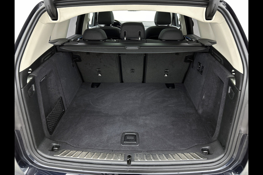 BMW iX3 Executive 80 kWh SOH 99,6% / Panoramadak / Leder / Stoelverwarming / Pdc.+Camera / Navigatie / Apk 10-2027