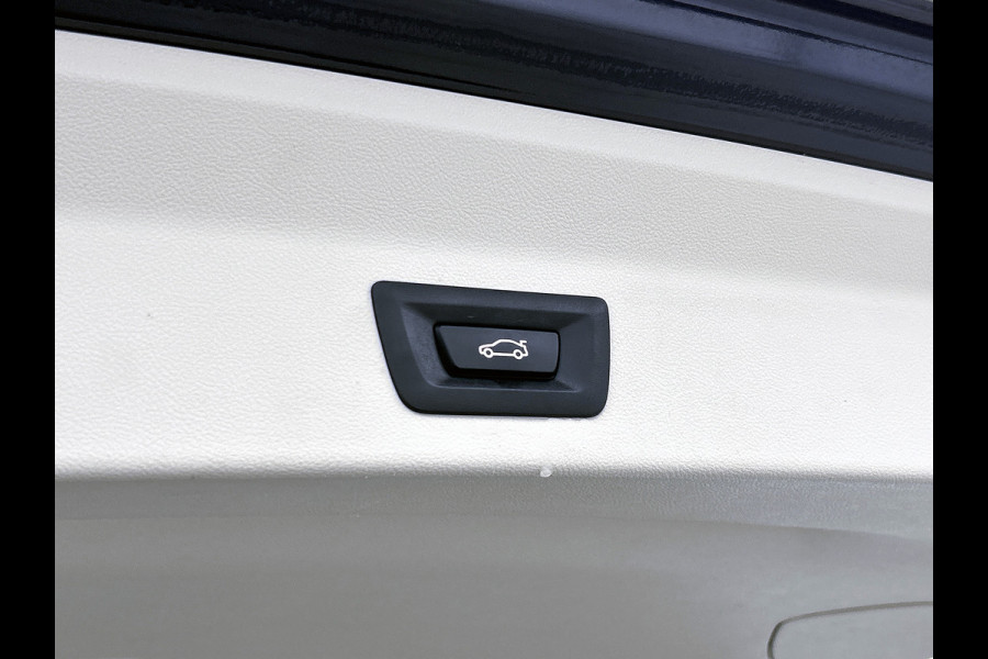 BMW iX3 Executive 80 kWh SOH 99,6% / Panoramadak / Leder / Stoelverwarming / Pdc.+Camera / Navigatie / Apk 10-2027