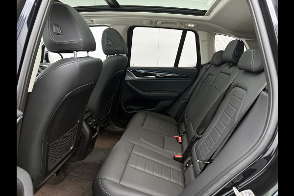 BMW iX3 Executive 80 kWh SOH 99,6% / Panoramadak / Leder / Stoelverwarming / Pdc.+Camera / Navigatie / Apk 10-2027