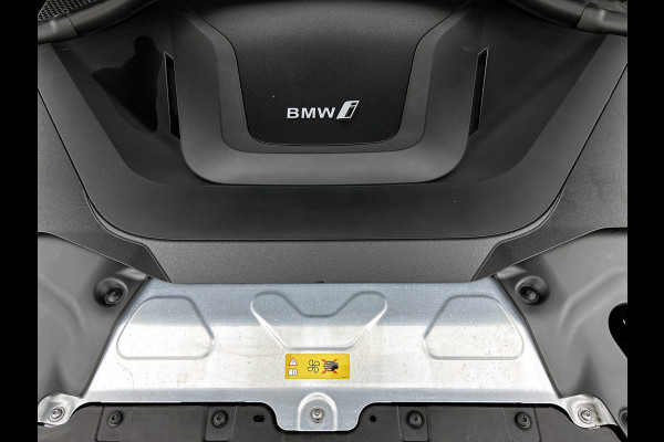 BMW iX3 Executive 80 kWh SOH 99,6% / Panoramadak / Leder / Stoelverwarming / Pdc.+Camera / Navigatie / Apk 10-2027