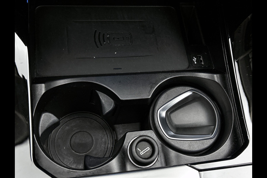 BMW iX3 Executive 80 kWh SOH 99,6% / Panoramadak / Leder / Stoelverwarming / Pdc.+Camera / Navigatie / Apk 10-2027
