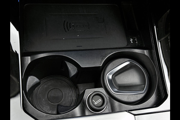 BMW iX3 Executive 80 kWh SOH 99,6% / Panoramadak / Leder / Stoelverwarming / Pdc.+Camera / Navigatie / Apk 10-2027