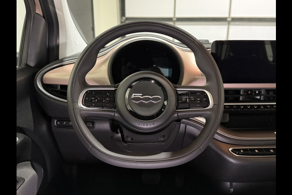 Fiat 500 3+1 42 kWh | Apple CarPlay - Android Auto | Stoelen verwarmd | Dodehoek detectie