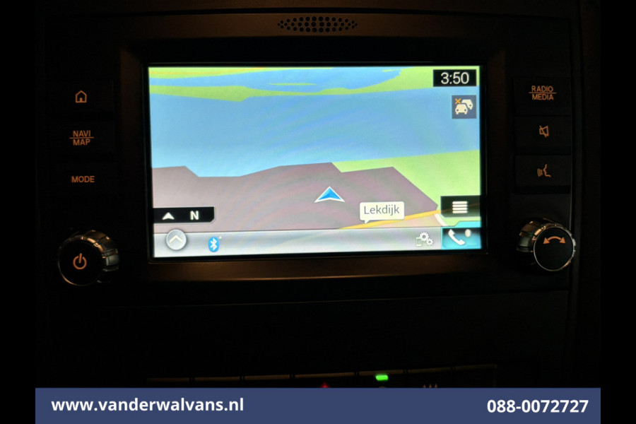 Mercedes-Benz Vito 114 CDI 136pk L2H1 Euro6 Airco | Camera | LED | Trekhaak | Cruisecontrol | Stoelverwarming Parkeersensoren, Bijrijdersbank