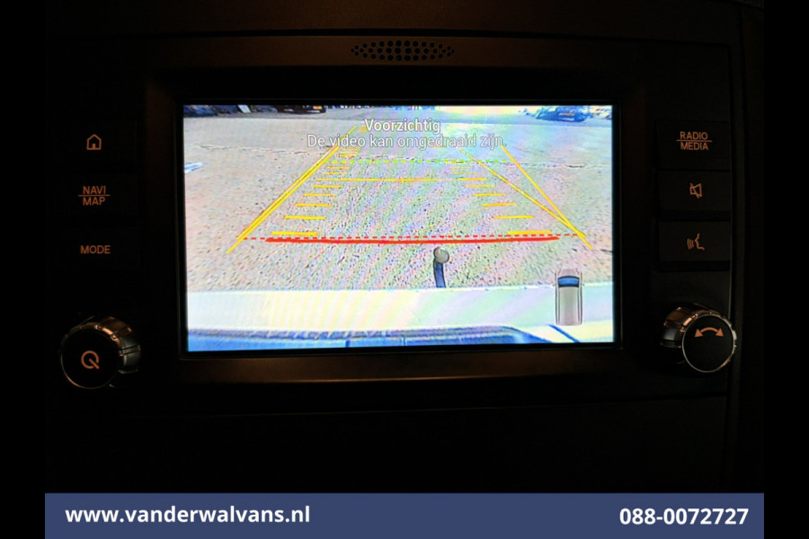 Mercedes-Benz Vito 114 CDI 136pk L2H1 Euro6 Airco | Camera | LED | Trekhaak | Cruisecontrol | Stoelverwarming Parkeersensoren, Bijrijdersbank