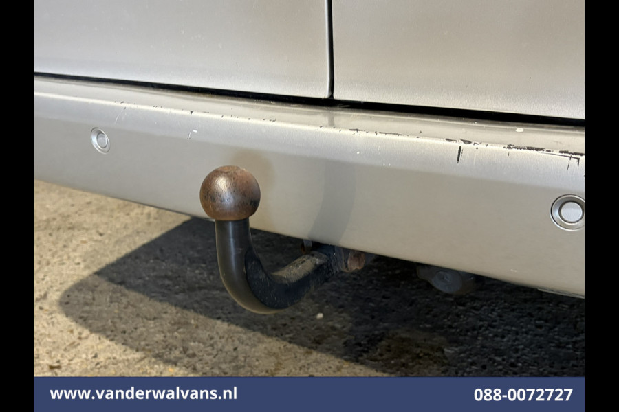 Mercedes-Benz Vito 114 CDI 136pk L2H1 Euro6 Airco | Camera | LED | Trekhaak | Cruisecontrol | Stoelverwarming Parkeersensoren, Bijrijdersbank
