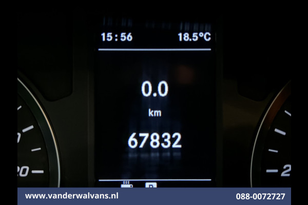 Mercedes-Benz Vito 114 CDI 136pk L2H1 Euro6 Airco | Camera | LED | Trekhaak | Cruisecontrol | Stoelverwarming Parkeersensoren, Bijrijdersbank