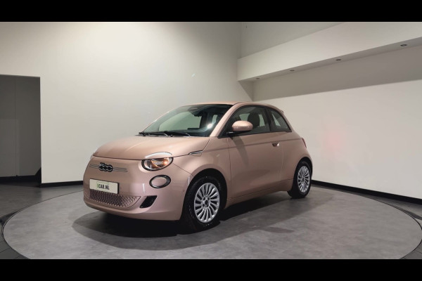 Fiat 500 42 kWh | Apple CarPlay - Android Auto | Stoelen verwarmd | Dodehoek detectie Rijklaar