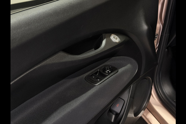Fiat 500 42 kWh | Apple CarPlay - Android Auto | Stoelen verwarmd | Dodehoek detectie Rijklaar