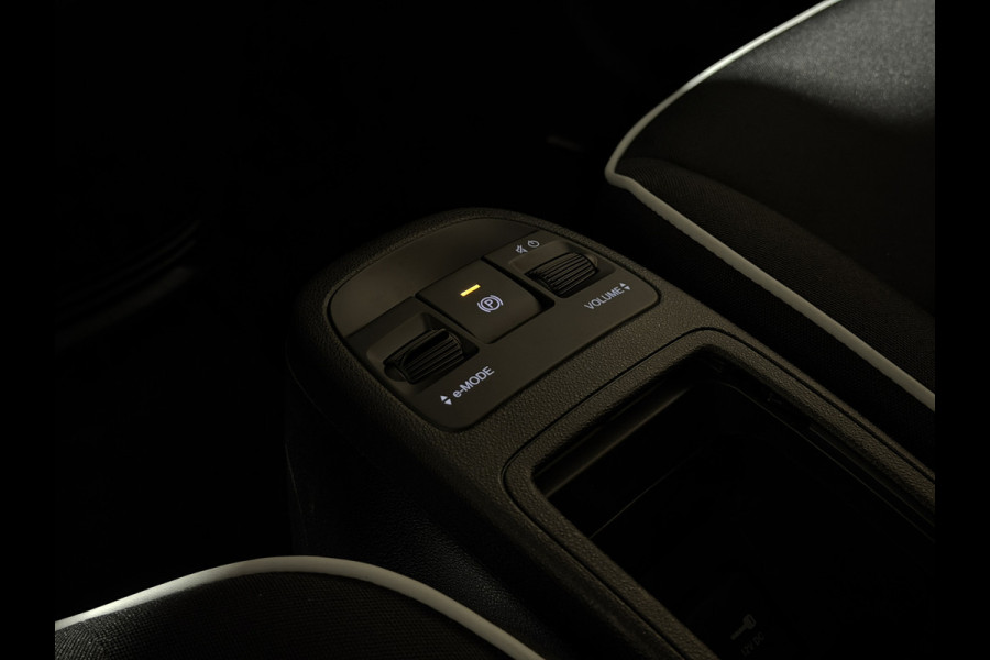 Fiat 500 42 kWh | Apple CarPlay - Android Auto | Stoelen verwarmd | Dodehoek detectie Rijklaar