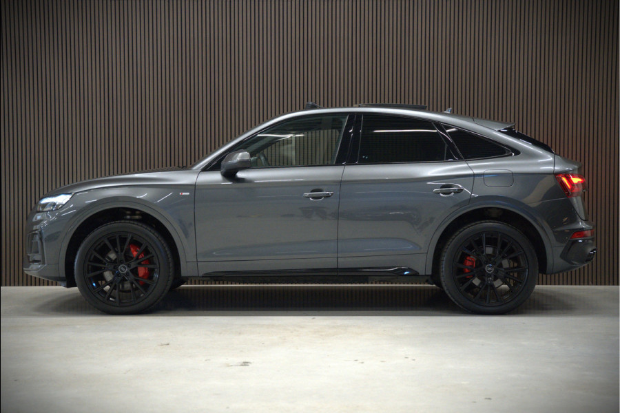 Audi Q5 Sportback 55 TFSI e S edition S-Line | Panoramadak | Stoelverwarming | RS Stoelen | Apple Carplay | Camera | Keyless | Navigatie | Trekhaak | Cruise Control | Memory Seat | Ambiance Verlichting | Matrix LED | SOH 99%