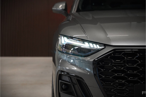 Audi Q5 Sportback 55 TFSI e S edition S-Line | Panoramadak | Stoelverwarming | RS Stoelen | Apple Carplay | Camera | Keyless | Navigatie | Trekhaak | Cruise Control | Memory Seat | Ambiance Verlichting | Matrix LED | SOH 99%