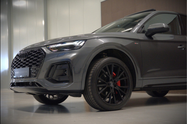 Audi Q5 Sportback 55 TFSI e S edition S-Line | Panoramadak | Stoelverwarming | RS Stoelen | Apple Carplay | Camera | Keyless | Navigatie | Trekhaak | Cruise Control | Memory Seat | Ambiance Verlichting | Matrix LED | SOH 99%