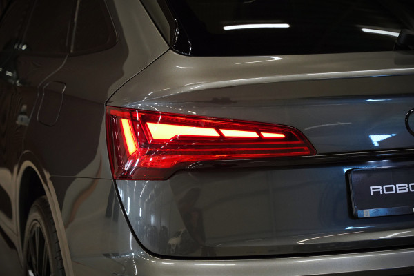 Audi Q5 Sportback 55 TFSI e S edition S-Line | Panoramadak | Stoelverwarming | RS Stoelen | Apple Carplay | Camera | Keyless | Navigatie | Trekhaak | Cruise Control | Memory Seat | Ambiance Verlichting | Matrix LED | SOH 99%
