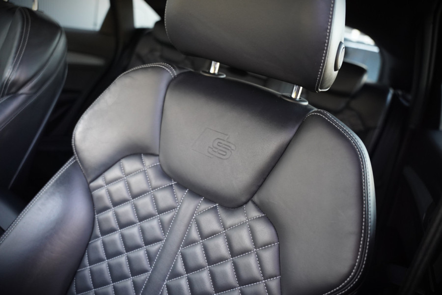 Audi Q5 Sportback 55 TFSI e S edition S-Line | Panoramadak | Stoelverwarming | RS Stoelen | Apple Carplay | Camera | Keyless | Navigatie | Trekhaak | Cruise Control | Memory Seat | Ambiance Verlichting | Matrix LED | SOH 99%