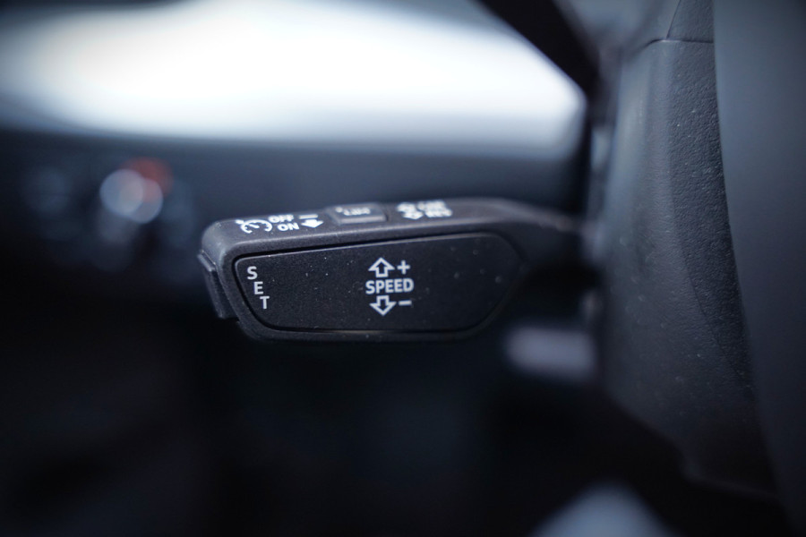 Audi Q5 Sportback 55 TFSI e S edition S-Line | Panoramadak | Stoelverwarming | RS Stoelen | Apple Carplay | Camera | Keyless | Navigatie | Trekhaak | Cruise Control | Memory Seat | Ambiance Verlichting | Matrix LED | SOH 99%