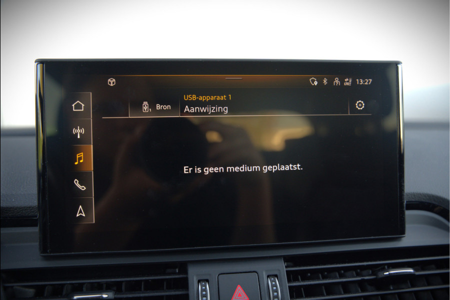 Audi Q5 Sportback 55 TFSI e S edition S-Line | Panoramadak | Stoelverwarming | RS Stoelen | Apple Carplay | Camera | Keyless | Navigatie | Trekhaak | Cruise Control | Memory Seat | Ambiance Verlichting | Matrix LED | SOH 99%