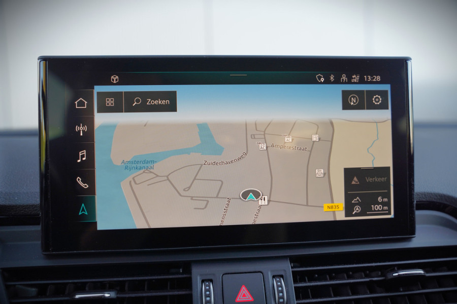 Audi Q5 Sportback 55 TFSI e S edition S-Line | Panoramadak | Stoelverwarming | RS Stoelen | Apple Carplay | Camera | Keyless | Navigatie | Trekhaak | Cruise Control | Memory Seat | Ambiance Verlichting | Matrix LED | SOH 99%