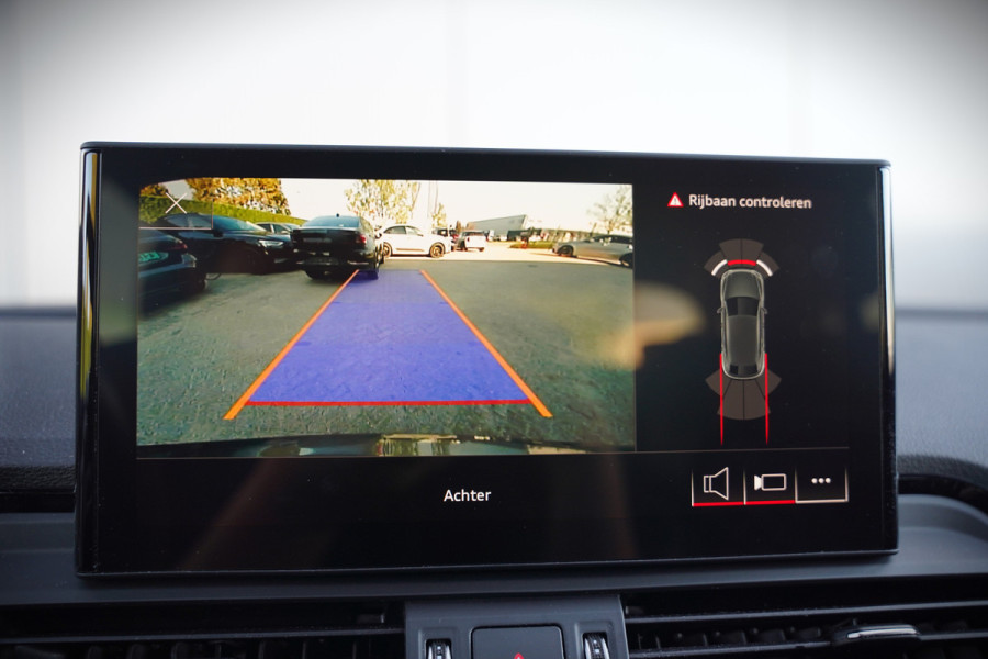 Audi Q5 Sportback 55 TFSI e S edition S-Line | Panoramadak | Stoelverwarming | RS Stoelen | Apple Carplay | Camera | Keyless | Navigatie | Trekhaak | Cruise Control | Memory Seat | Ambiance Verlichting | Matrix LED | SOH 99%