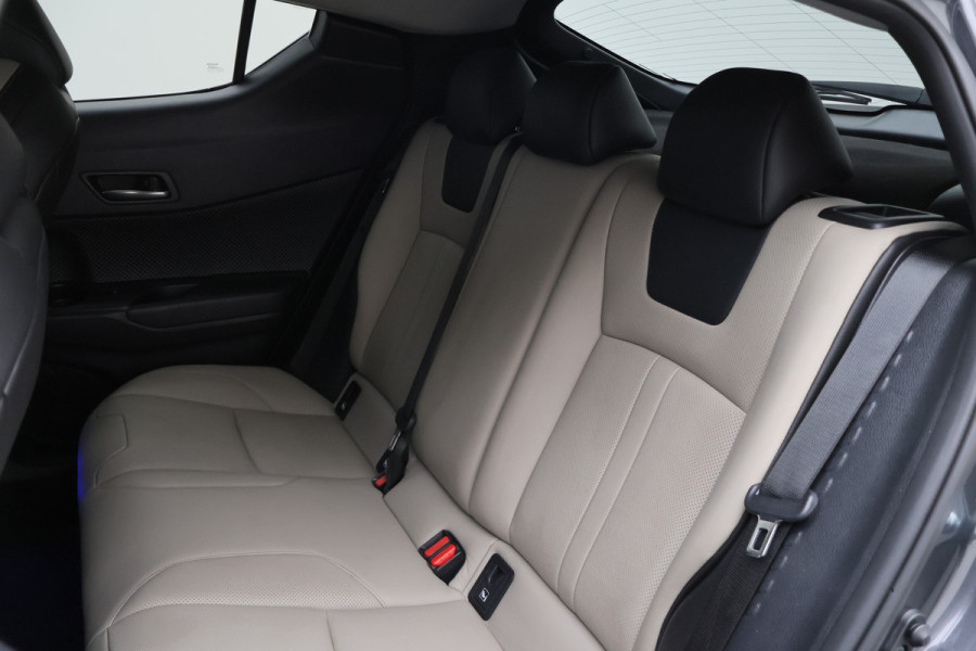 Toyota C-HR 1.8 Hybrid Style Two-Tone, Leer, Apple Carplay, Camera, JBL Sound, ACC, Keyless, 18"