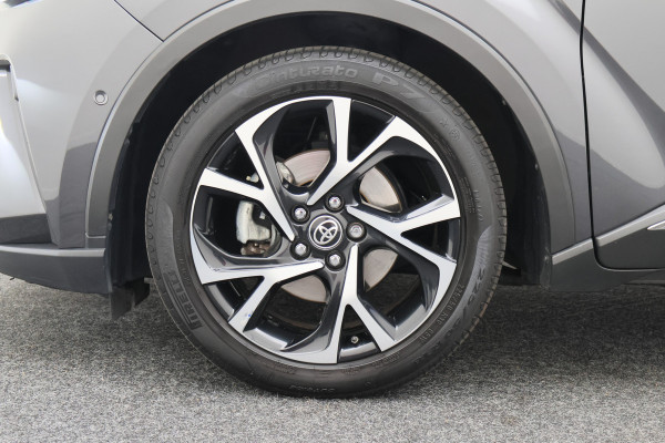 Toyota C-HR 1.8 Hybrid Style Two-Tone, Leer, Apple Carplay, Camera, JBL Sound, ACC, Keyless, 18"