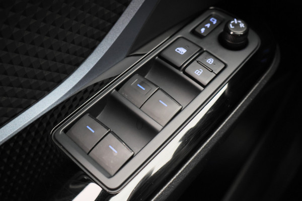 Toyota C-HR 1.8 Hybrid Style Two-Tone, Leer, Apple Carplay, Camera, JBL Sound, ACC, Keyless, 18"
