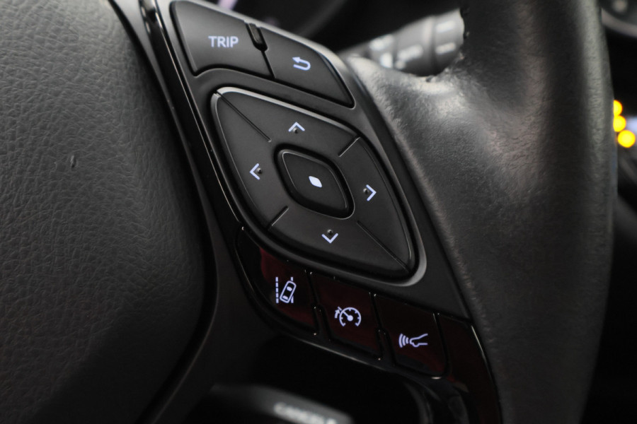 Toyota C-HR 1.8 Hybrid Style Two-Tone, Leer, Apple Carplay, Camera, JBL Sound, ACC, Keyless, 18"