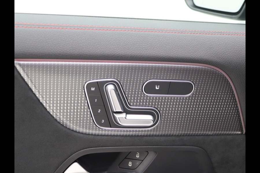 Mercedes-Benz EQA 250 AMG 67 kWh Pano, Memory, Distronic, Trekhaak