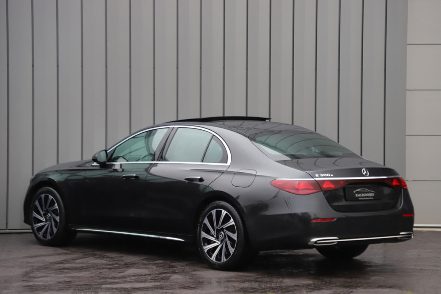 Mercedes-Benz E-Klasse 300e Exclusive Line | 313PK | Hyperscreen | Massage | Achterasbesturing | Luchtvering | Head-up | Burmester 4D | Digital-light.