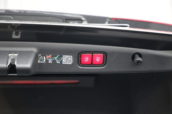 Mercedes-Benz E-Klasse 300e Exclusive Line | 313PK | Hyperscreen | Massage | Achterasbesturing | Luchtvering | Head-up | Burmester 4D | Digital-light.