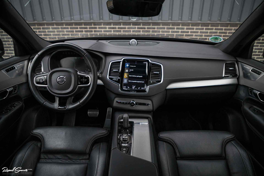 Volvo XC90 2.0 T8 Recharge AWD R-Design | Luchtvering | Bowers&Wilkins | Stoelmassage | verkoeling | Panoramadak | Zwenkbare trekhaak | Blis |
