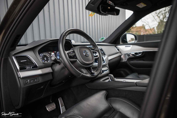 Volvo XC90 2.0 T8 Recharge AWD R-Design | Luchtvering | Bowers&Wilkins | Stoelmassage | verkoeling | Panoramadak | Zwenkbare trekhaak | Blis |