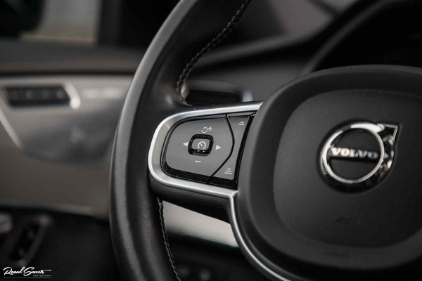 Volvo XC90 2.0 T8 Recharge AWD R-Design | Luchtvering | Bowers&Wilkins | Stoelmassage | verkoeling | Panoramadak | Zwenkbare trekhaak | Blis |