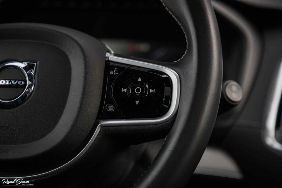 Volvo XC90 2.0 T8 Recharge AWD R-Design | Luchtvering | Bowers&Wilkins | Stoelmassage | verkoeling | Panoramadak | Zwenkbare trekhaak | Blis |