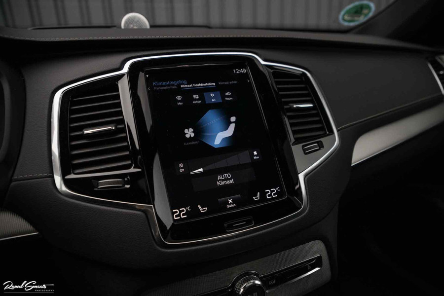 Volvo XC90 2.0 T8 Recharge AWD R-Design | Luchtvering | Bowers&Wilkins | Stoelmassage | verkoeling | Panoramadak | Zwenkbare trekhaak | Blis |