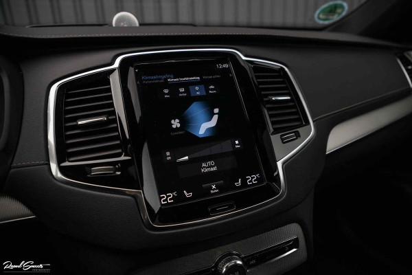 Volvo XC90 2.0 T8 Recharge AWD R-Design | Luchtvering | Bowers&Wilkins | Stoelmassage | verkoeling | Panoramadak | Zwenkbare trekhaak | Blis |