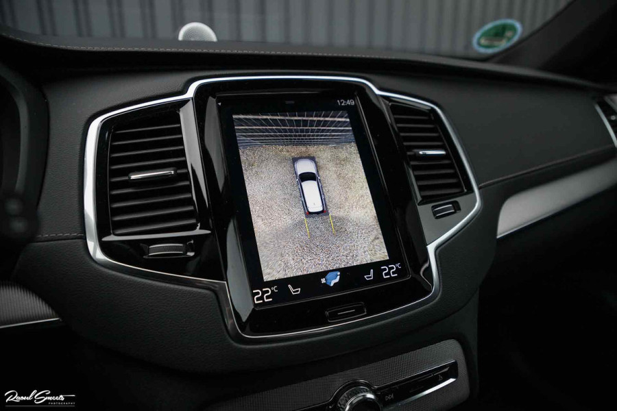 Volvo XC90 2.0 T8 Recharge AWD R-Design | Luchtvering | Bowers&Wilkins | Stoelmassage | verkoeling | Panoramadak | Zwenkbare trekhaak | Blis |