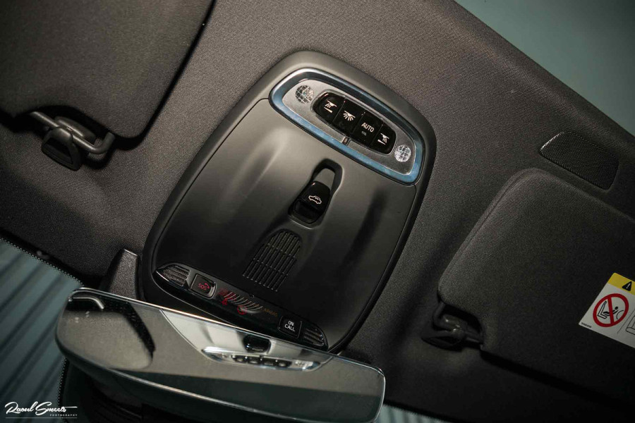 Volvo XC90 2.0 T8 Recharge AWD R-Design | Luchtvering | Bowers&Wilkins | Stoelmassage | verkoeling | Panoramadak | Zwenkbare trekhaak | Blis |