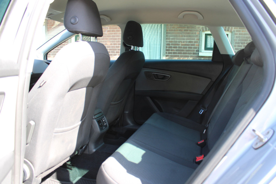 Seat Leon ST 1.2 TSI Style Business NAVI FULL LED CAMERA TREKHAAK 99000KM!!!