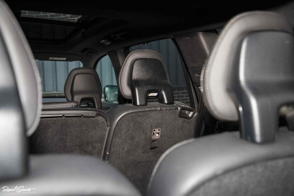Volvo XC90 2.0 T8 Recharge AWD R-Design | Luchtvering | Bowers&Wilkins | Stoelmassage | verkoeling | Panoramadak | Zwenkbare trekhaak | Blis |