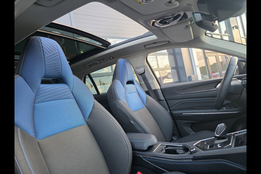 Lynk & Co 01 1.5 | PANO | 360 CAMERA | CARPLAY | FULL OPTION