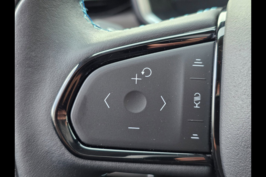 Lynk & Co 01 1.5 | PANO | 360 CAMERA | CARPLAY | FULL OPTION