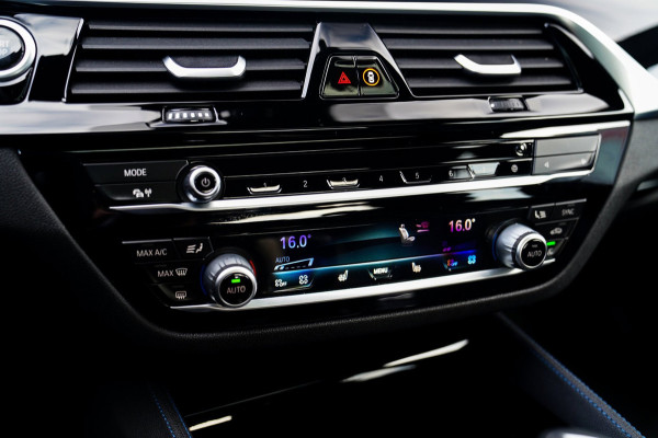 BMW 5 Serie 545e xDrive High Executive | Head Up Display | M-Kuipstoelen | Maxton-pakket | 360 Camera | harman/Kardon