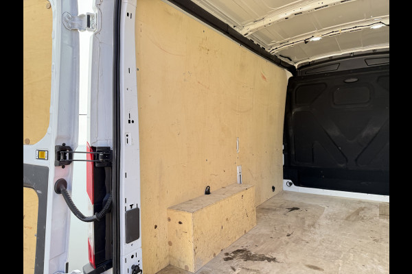 Ford Transit 2.0 TDCI 130PK L2H2 Airco Cruise Control Bluetooth Parkeersensoren v+a Voorruitverwarming