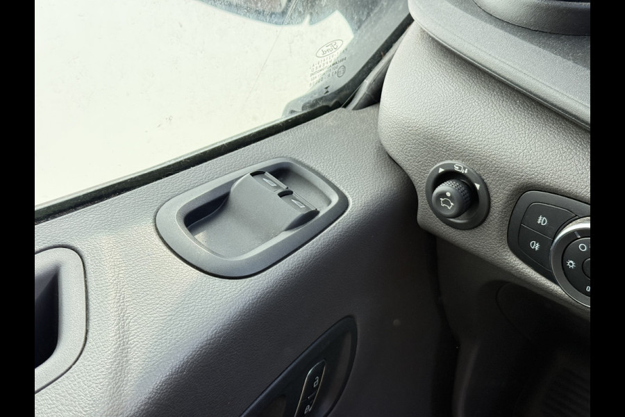 Ford Transit 2.0 TDCI 130PK L2H2 Airco Cruise Control Bluetooth Parkeersensoren v+a Voorruitverwarming