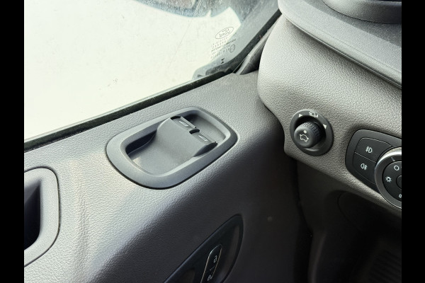 Ford Transit 2.0 TDCI 130PK L2H2 Airco Cruise Control Bluetooth Parkeersensoren v+a Voorruitverwarming