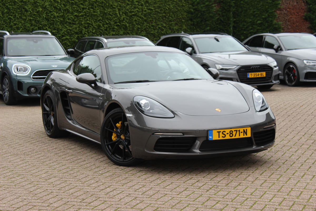 Porsche 718 Cayman 2.0 / NL Auto! / 1e Eign. / Sportuitlaat / Leder / Navigatie / Parkeerhulp V+A / 20'' / Stoelverwarming / Cruise Control